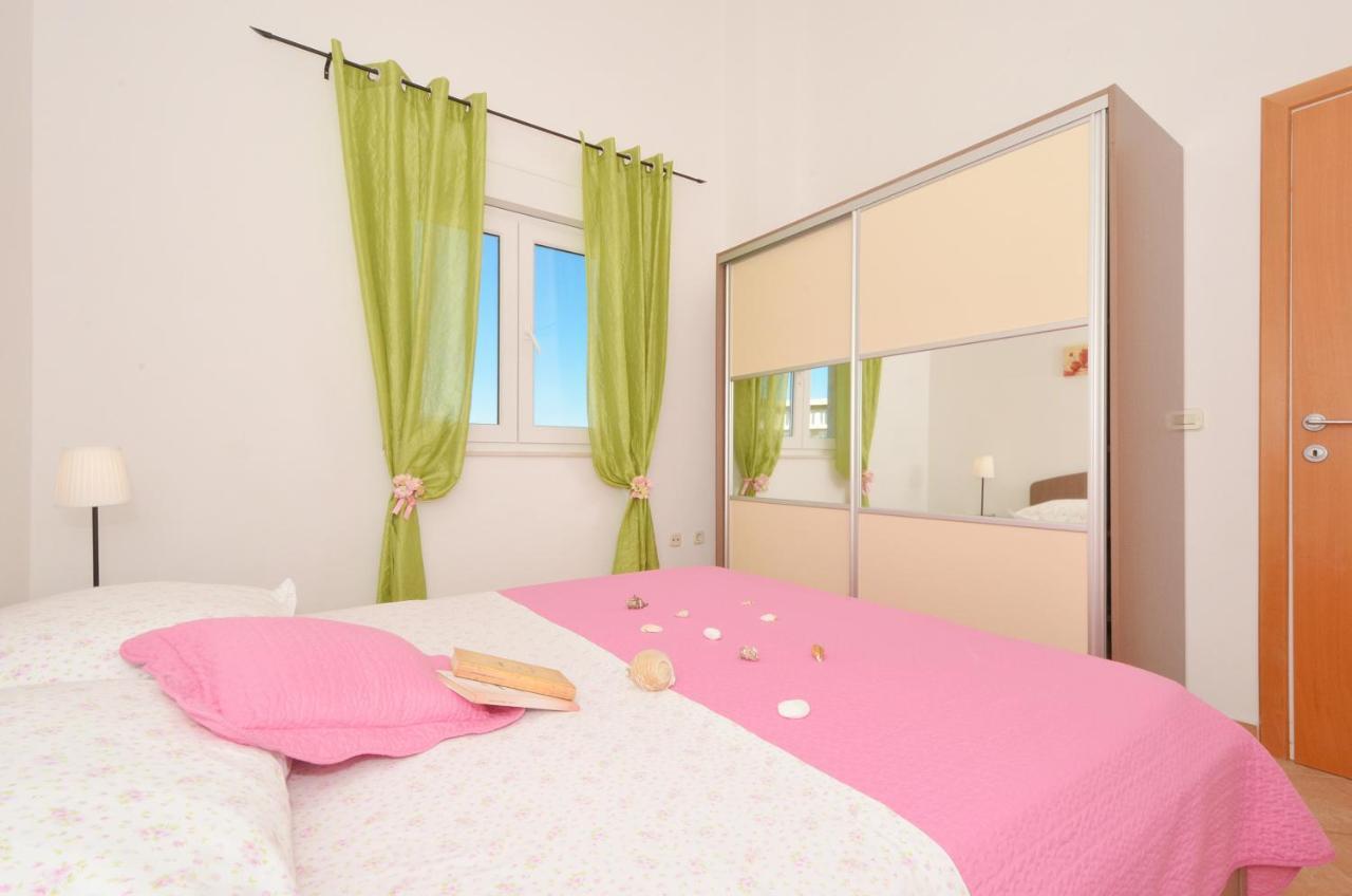 Apartmani Basic Rogoznica โรกอซนิซา ภายนอก รูปภาพ