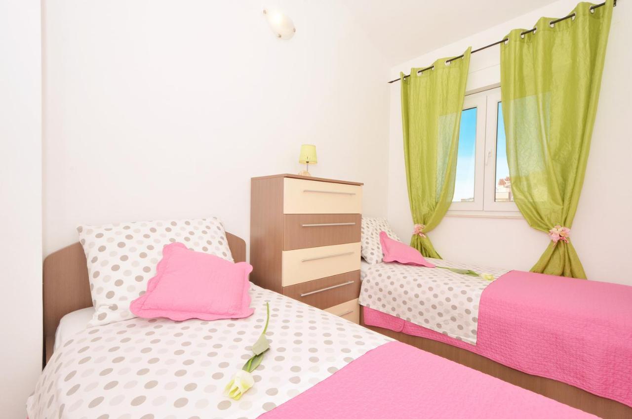 Apartmani Basic Rogoznica โรกอซนิซา ภายนอก รูปภาพ